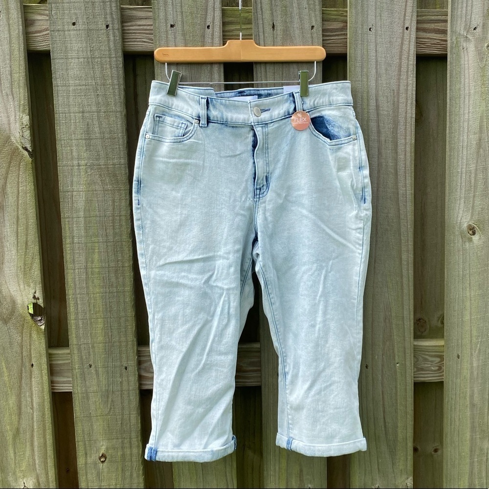 Lane Bryant Curvy Fit Acid Wash Pedal Jeans NWT